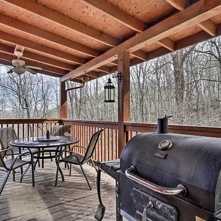 Wandering Bear Cabin With Game Room And Hot Tub!